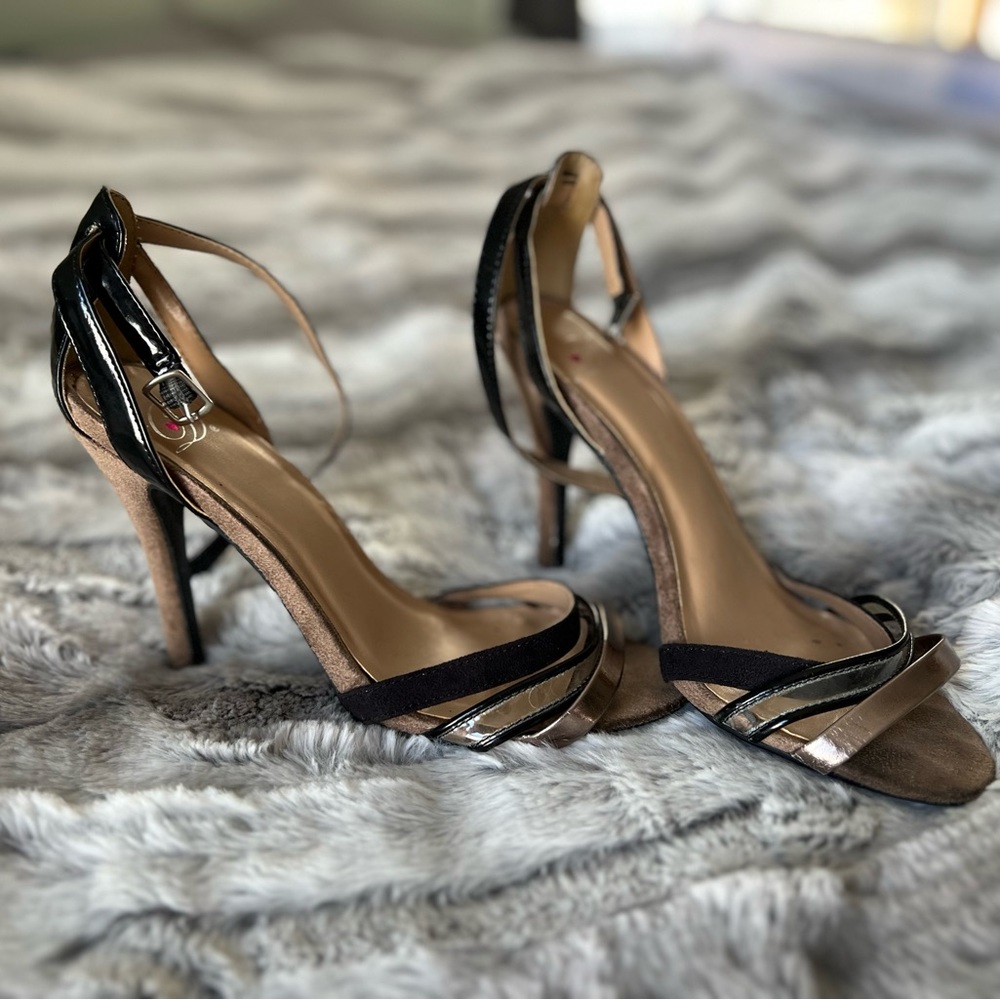 David’s Bridal heels. Size 7.